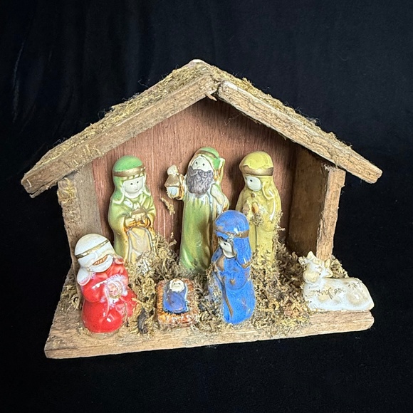 Childs Nativity Secured Porcelain Crèche Baby Jesus Cow 7 pc Set Painted Stable - Picture 1 of 11